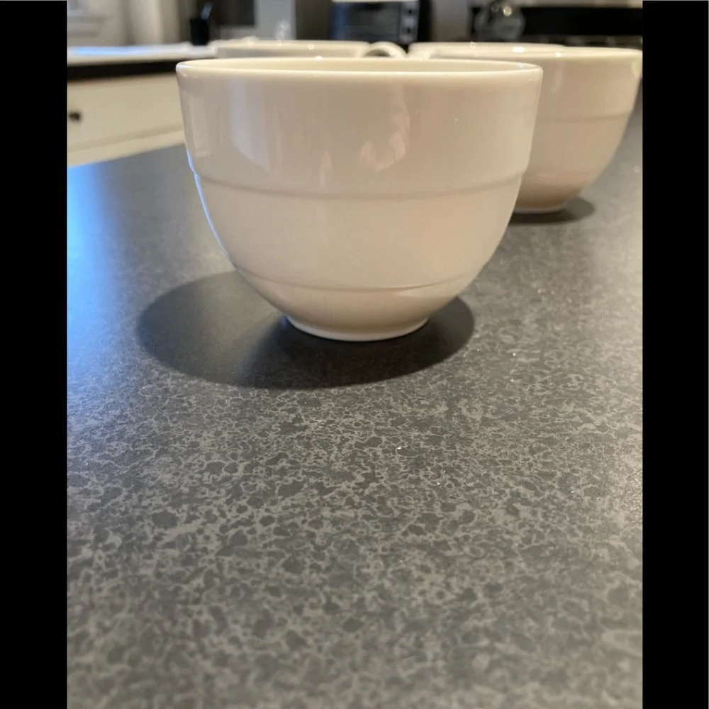 Mikasa  Fine China coffee cups. White Velvet pattern.  Set of 4. Host Pick🎉🎉